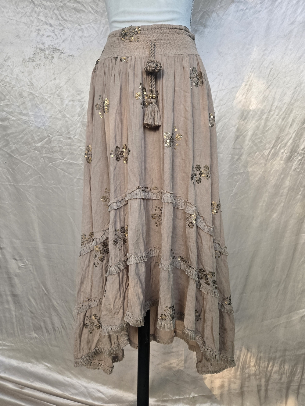 ZURY Embellished Taupe High-Low Tiered Skirt‎